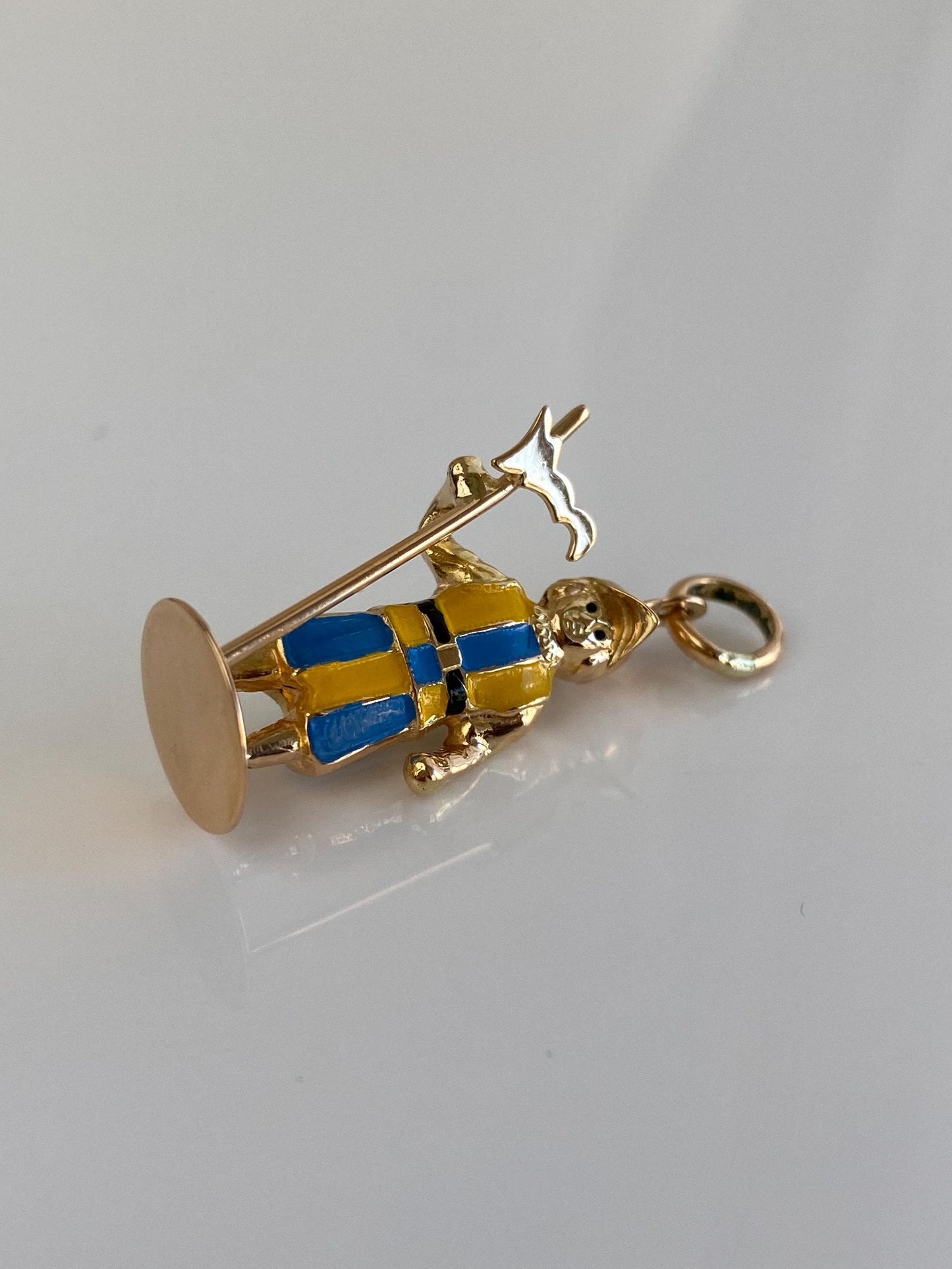 Vintage Solid 18k Yellow Gold Enamel Medieval Knight Charm