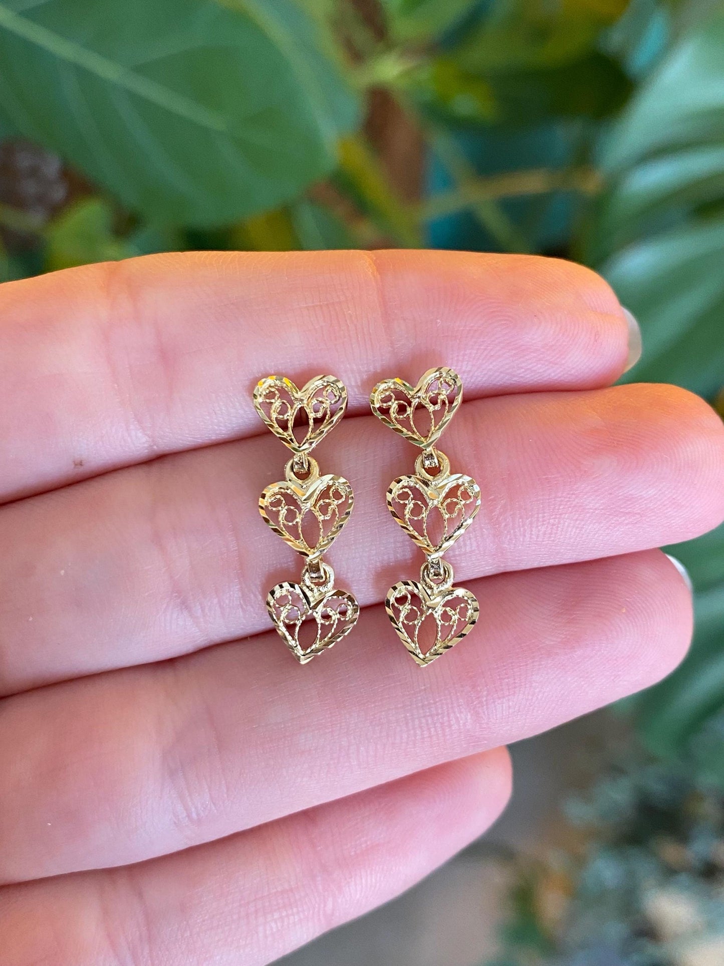 Vintage Solid 14k Yellow Gold Filigree Heart Dangle Stud Earrings
