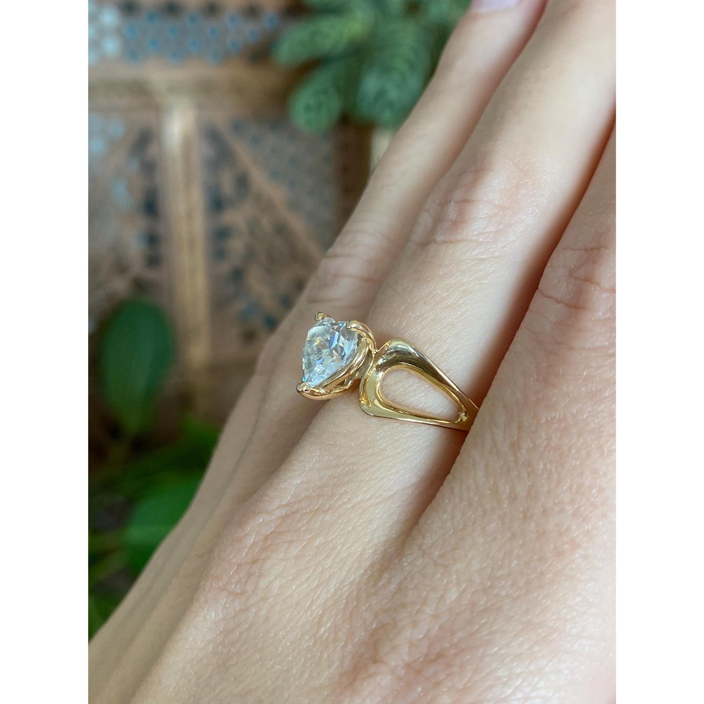 Vintage Solid 14k Yellow Gold Clear Cubic Zirconia Heart Ring - Size 6.75