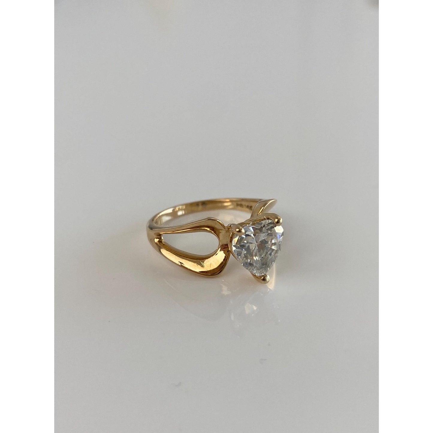 Vintage Solid 14k Yellow Gold Clear Cubic Zirconia Heart Ring - Size 6.75