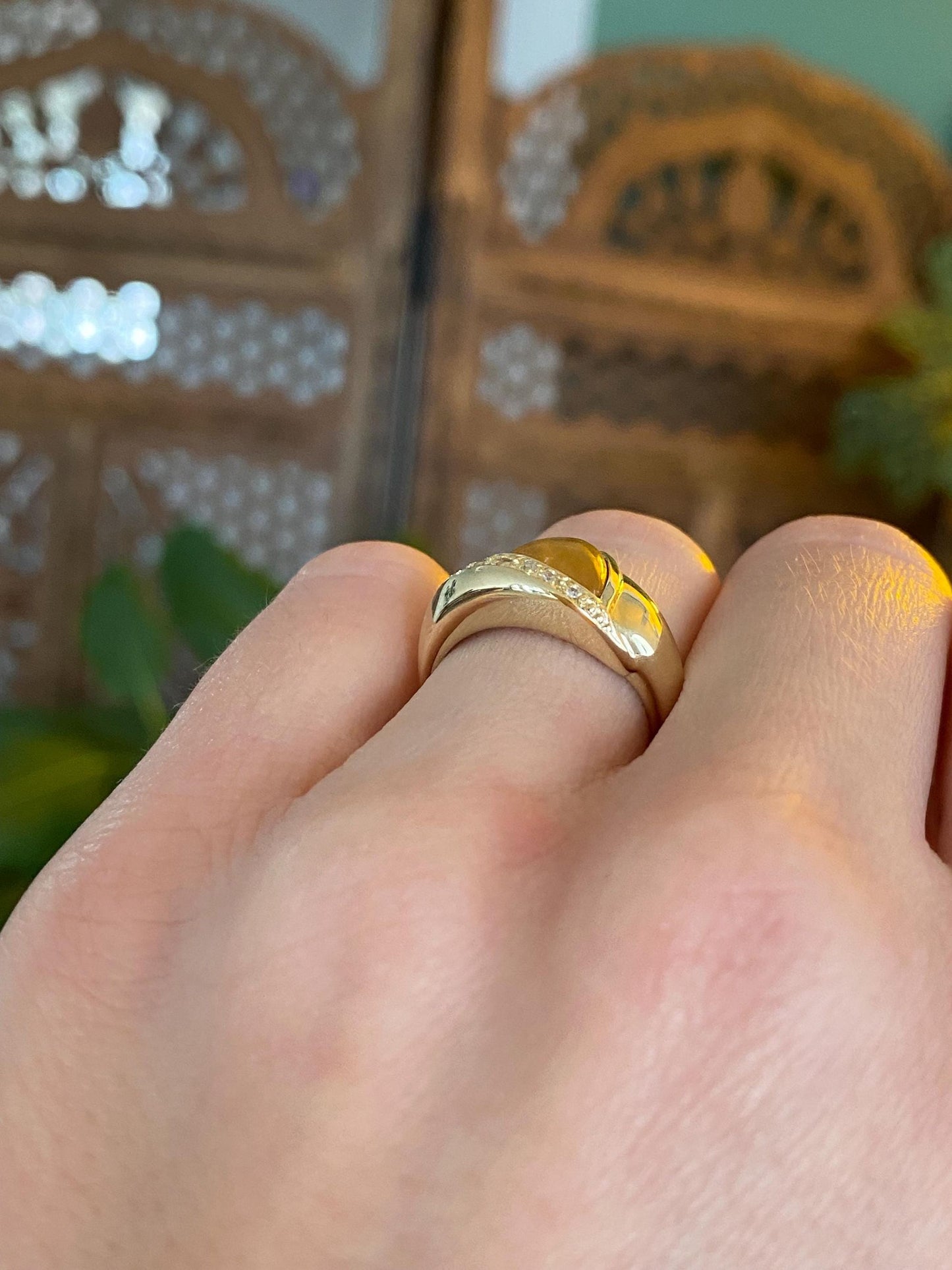 Vintage Solid 14k Yellow Gold Diamond Yellow Jade Ring - Size 5