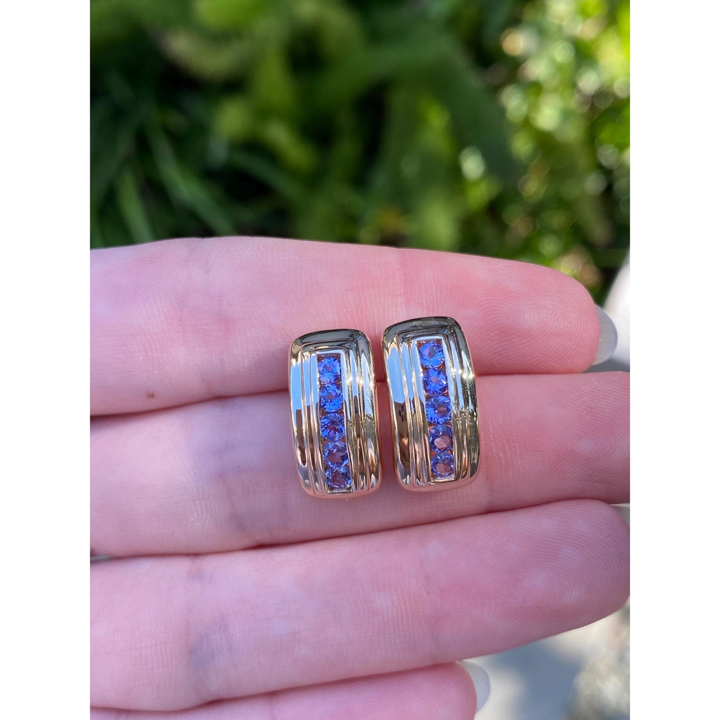 Vintage Solid 14k Yellow Gold Light Purple Cubic Zirconia Drop Stud Earrings