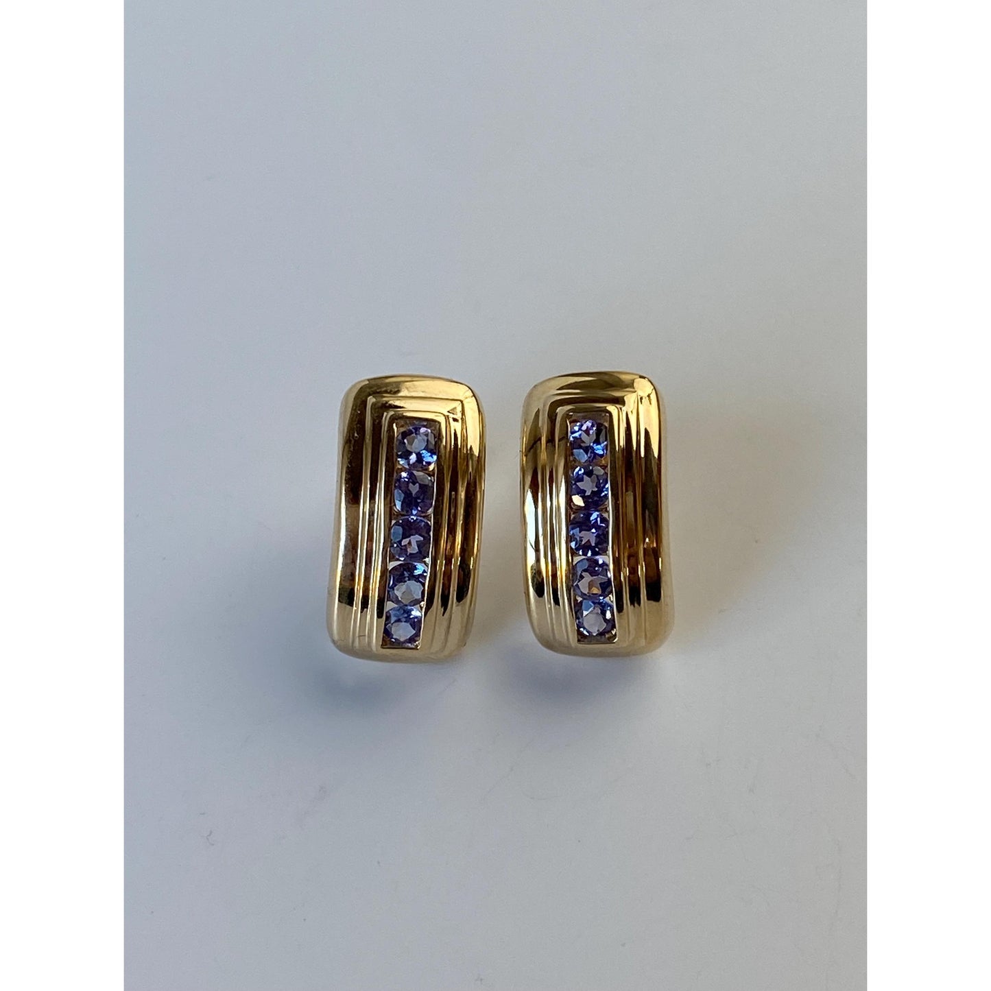 Vintage Solid 14k Yellow Gold Light Purple Cubic Zirconia Drop Stud Earrings