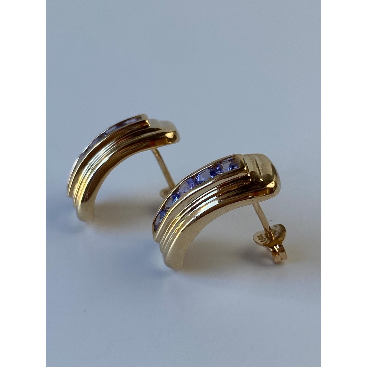 Vintage Solid 14k Yellow Gold Light Purple Cubic Zirconia Drop Stud Earrings