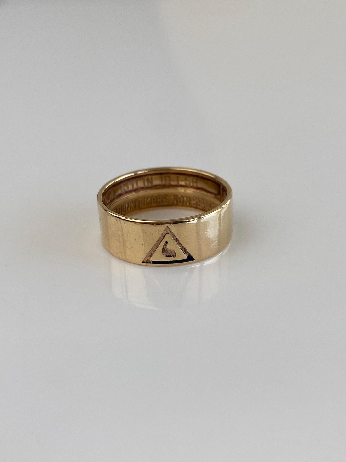 Vintage Solid 14k Yellow Gold Masonic St.Paul Minnesota Straight Edge Ring Band - Size 8.25