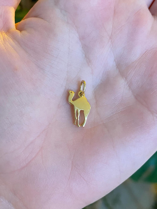 Vintage Solid 18k Yellow Gold Camel Charm