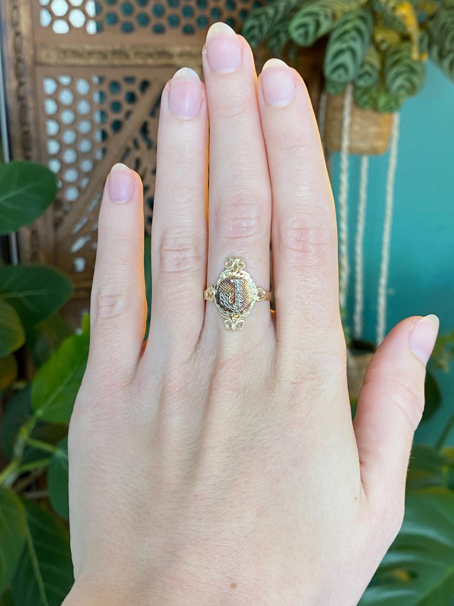Vintage Solid 14k Tri Tone Gold Initial Diamond Cut 'J' Ring - Size 7