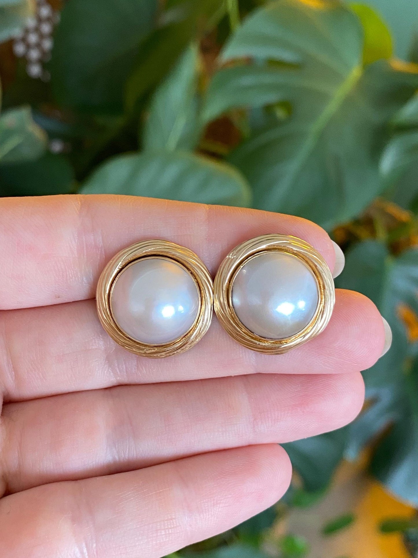 Vintage Solid 14k Yellow Gold Mabe Pearl Drop Earrings