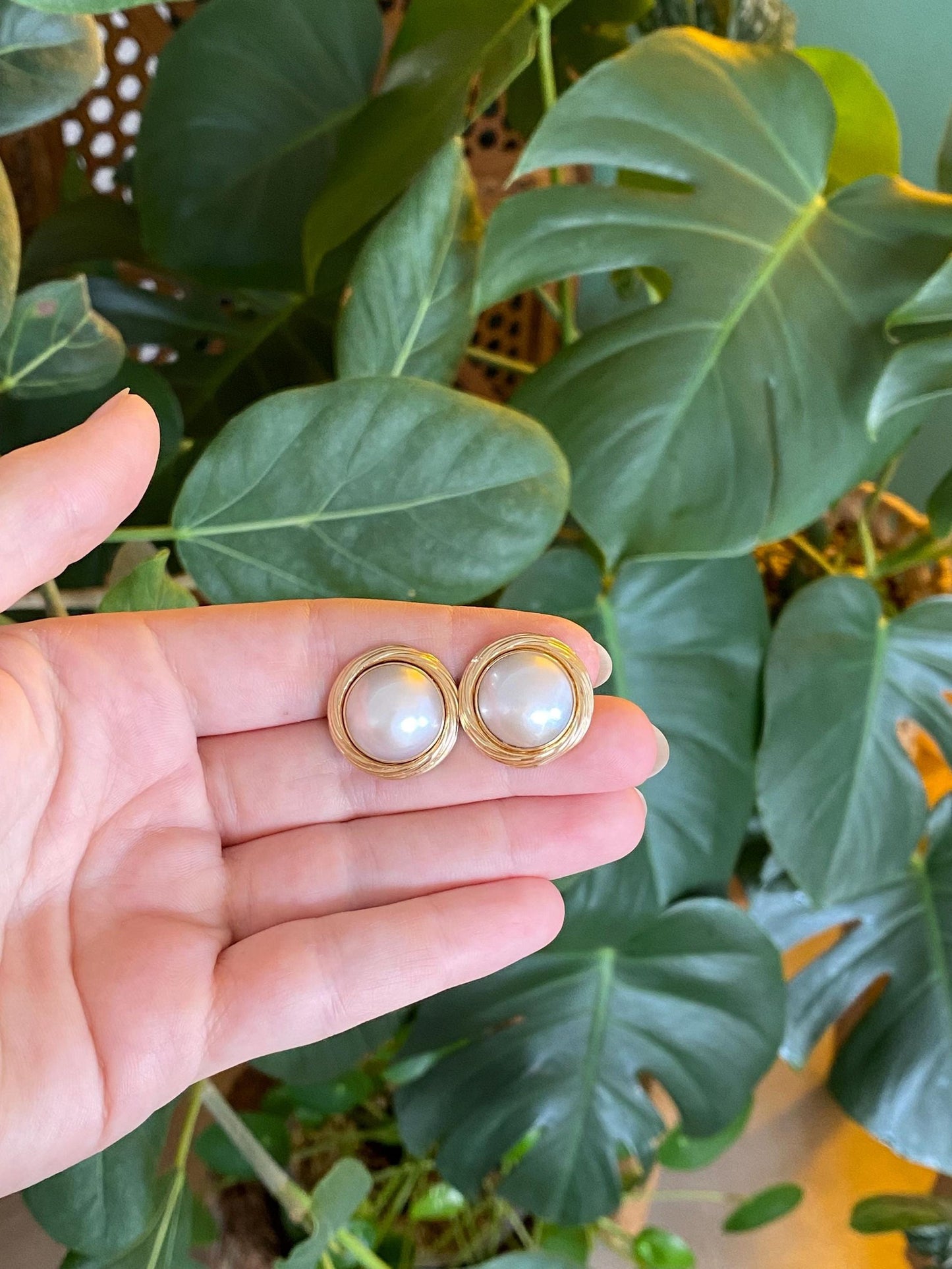 Vintage Solid 14k Yellow Gold Mabe Pearl Drop Earrings