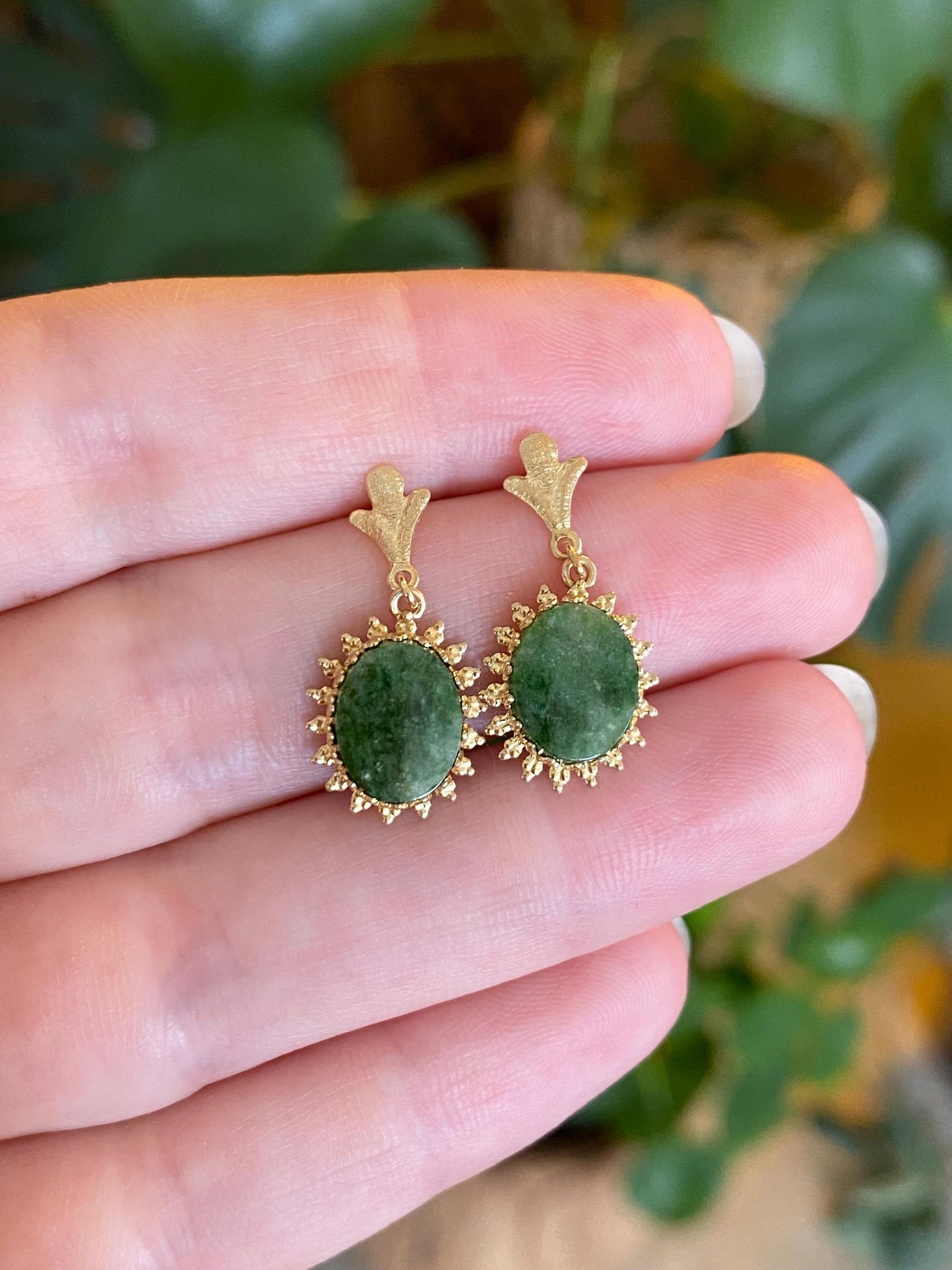 Vintage Solid 14k Yellow Gold Nephrite Dangle Stud Earrings
