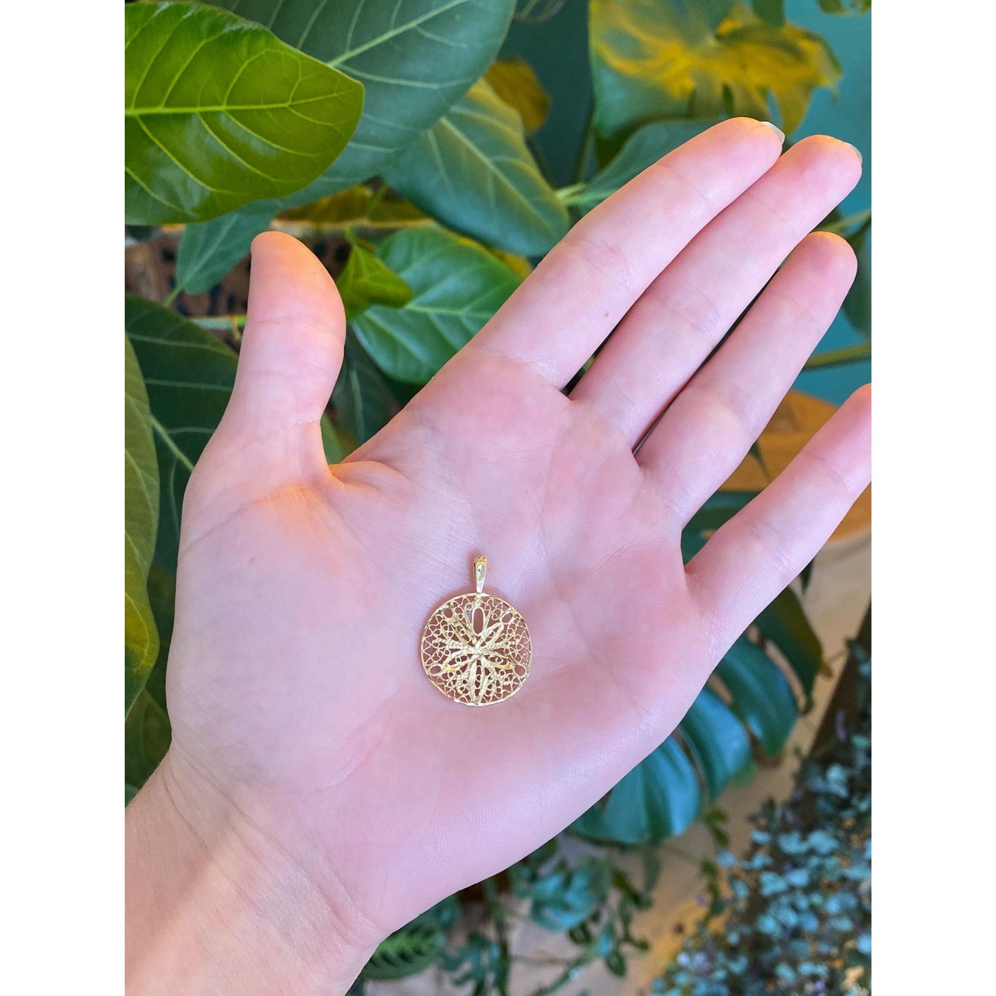 Vintage Solid 14k Yellow Gold Diamond Cut Charm