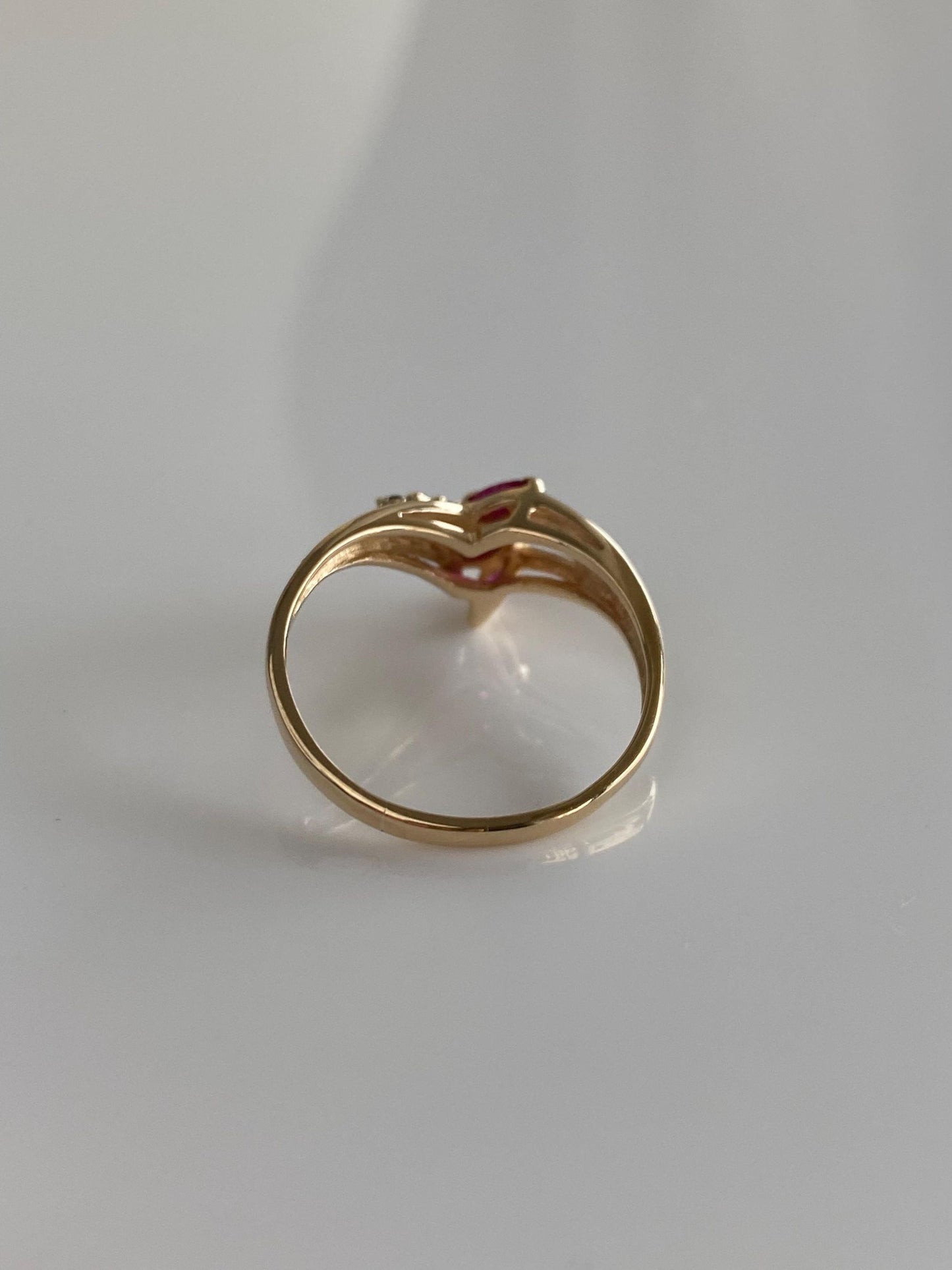 Vintage Solid 14k Yellow Gold Ruby Diamond Chevron Ring - Size 8