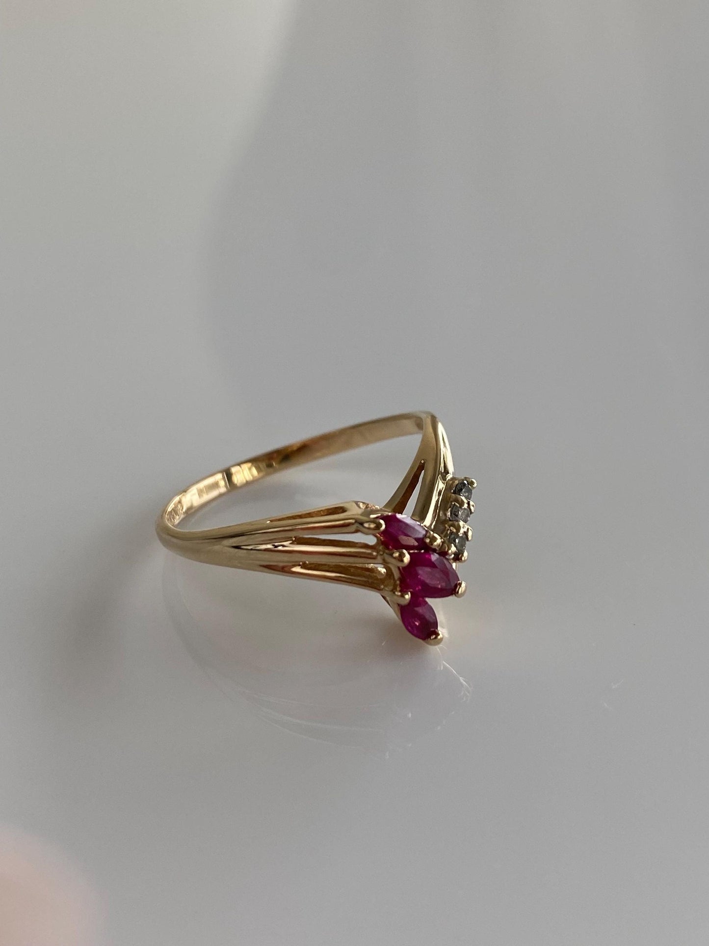 Vintage Solid 14k Yellow Gold Ruby Diamond Chevron Ring - Size 8