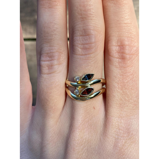 Vintage Solid 14k Yellow Gold Clear & Colored Cubic Zirconia Wavy Ring Band - Size 9