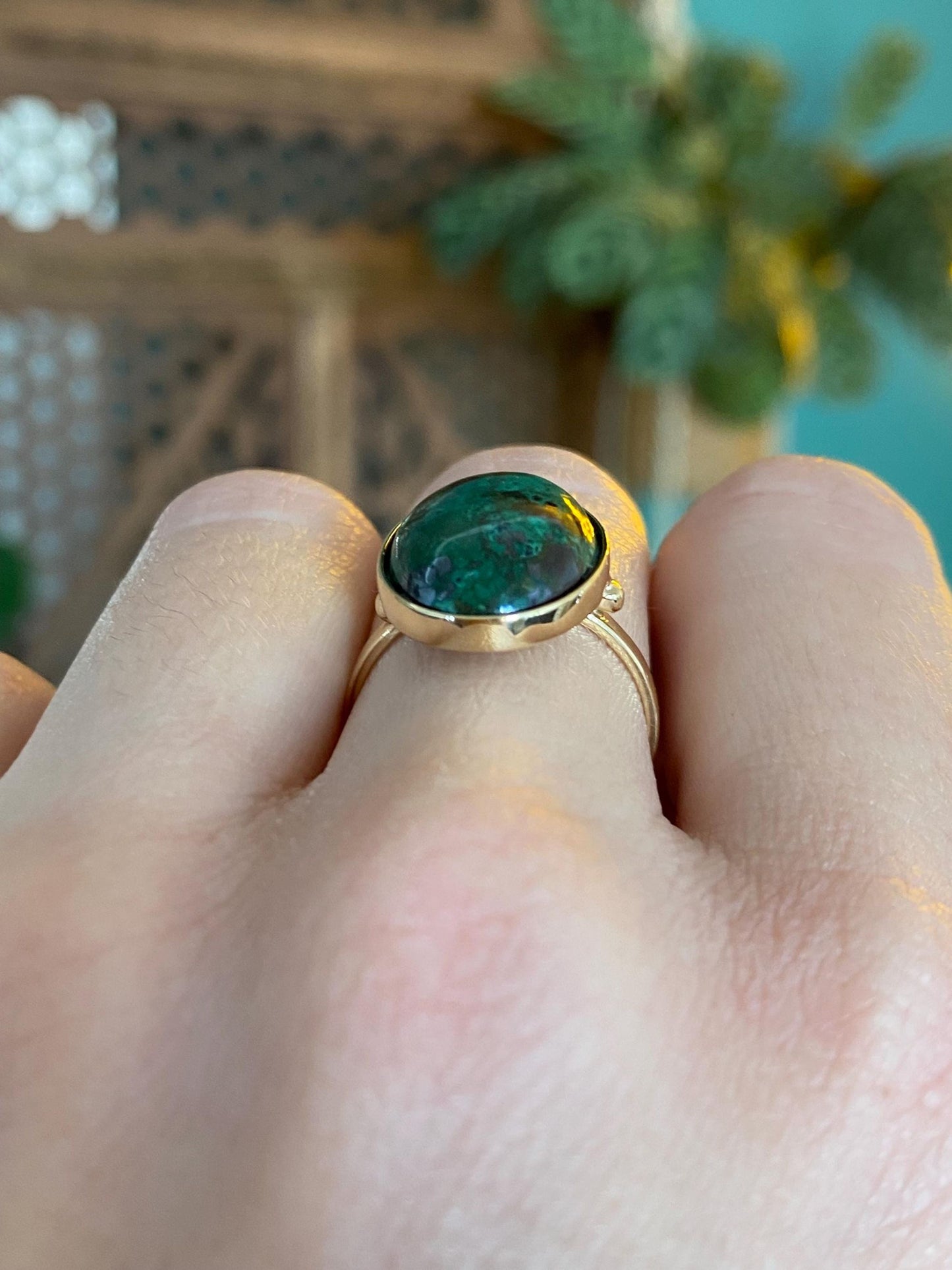 Vintage Solid 14k Yellow Gold Green Stone Ring - Size 6.5