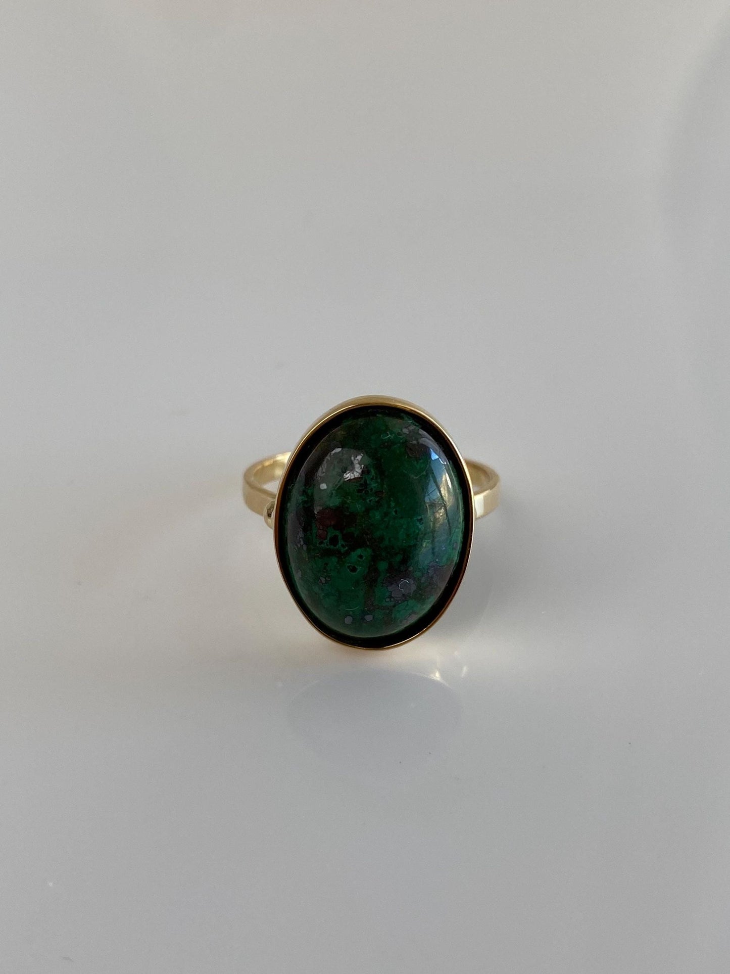 Vintage Solid 14k Yellow Gold Green Stone Ring - Size 6.5