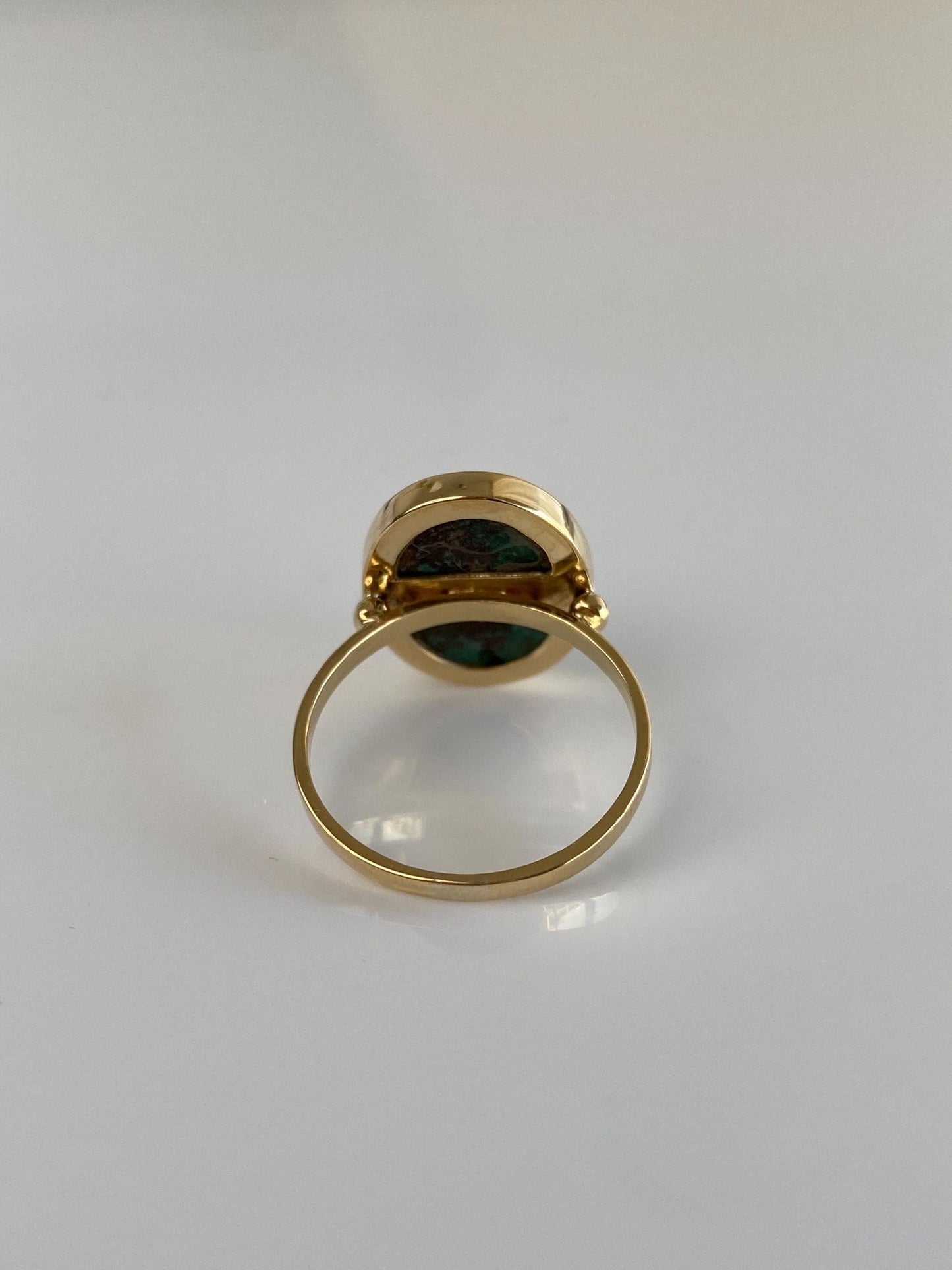 Vintage Solid 14k Yellow Gold Green Stone Ring - Size 6.5