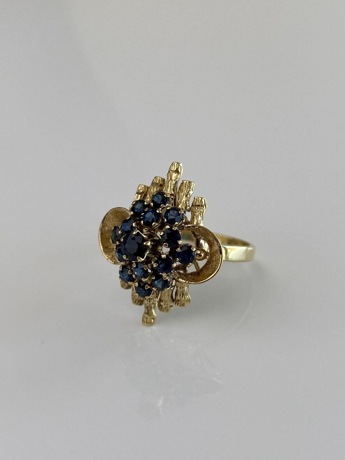 Vintage Solid 14k Yellow Gold Blue Sapphire Cluster Ring - Size 6