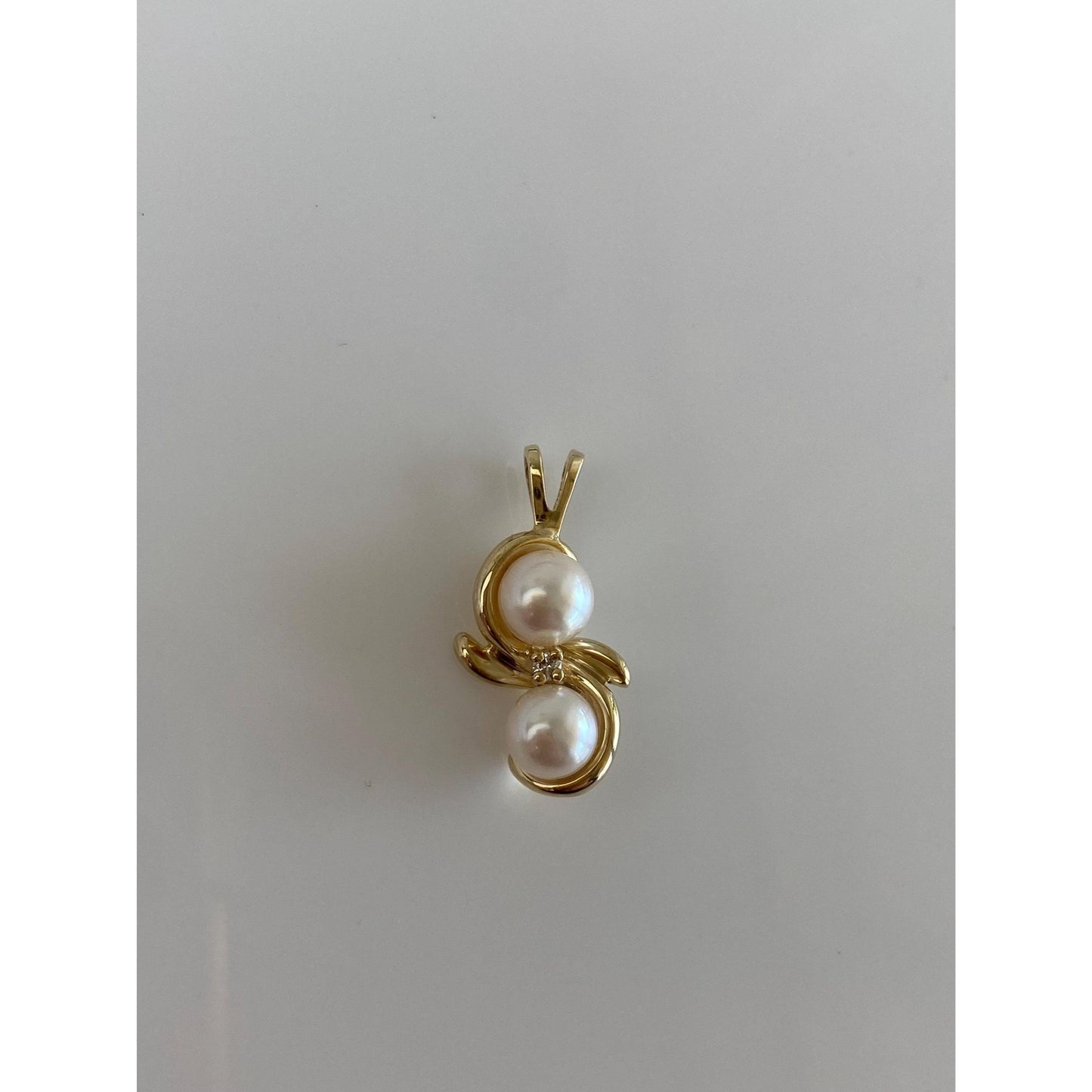 Vintage Solid 14k Yellow Gold Diamond Pearls Charm