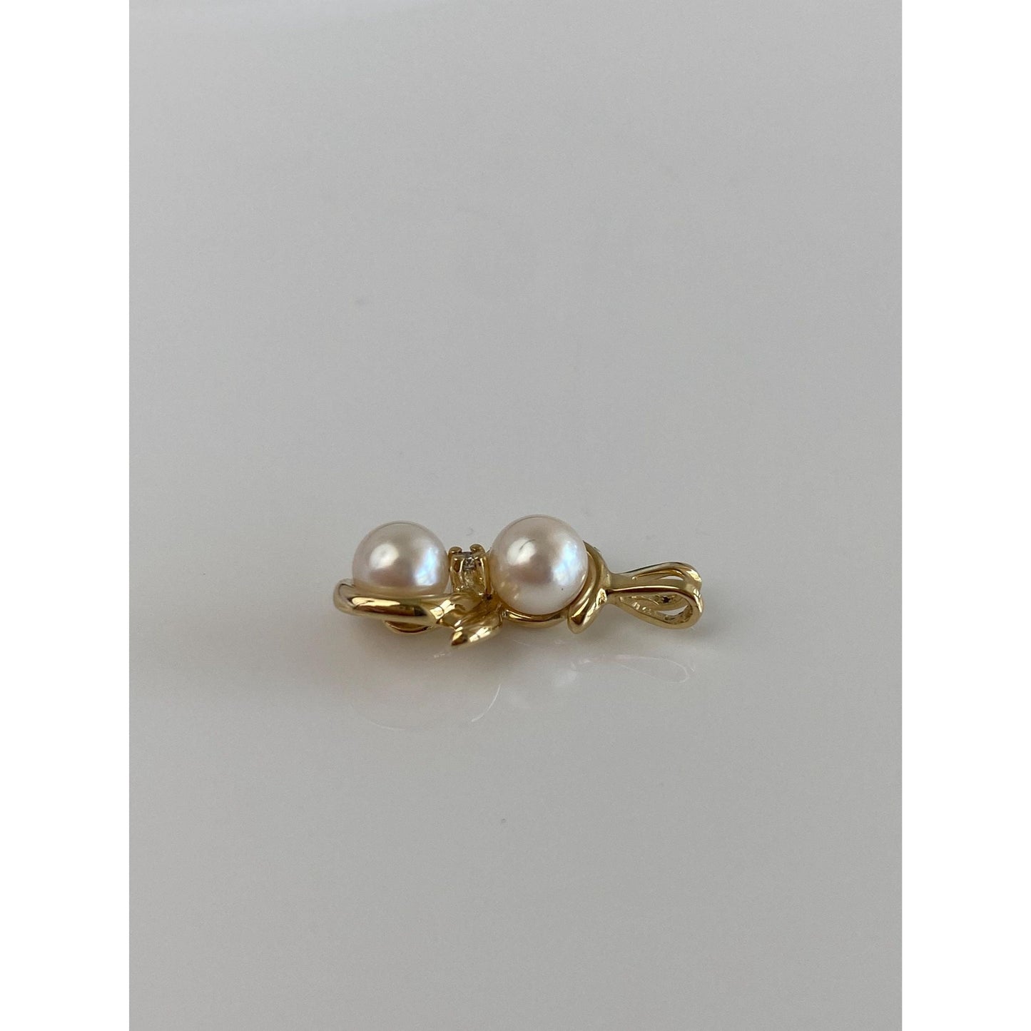 Vintage Solid 14k Yellow Gold Diamond Pearls Charm