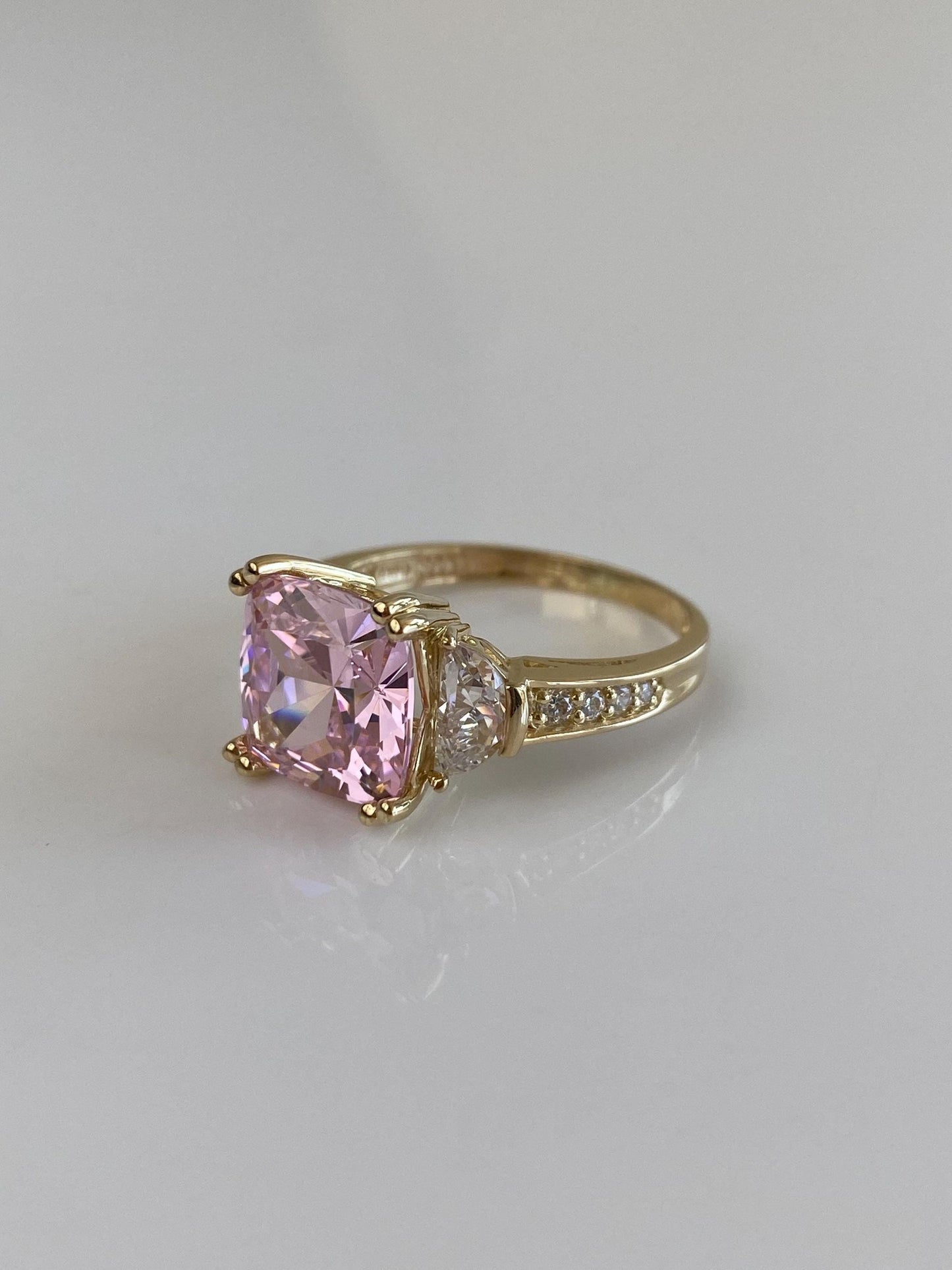 Vintage Solid 14k Yellow Gold Pink & Clear Cubic Zirconia Ring - Size 8