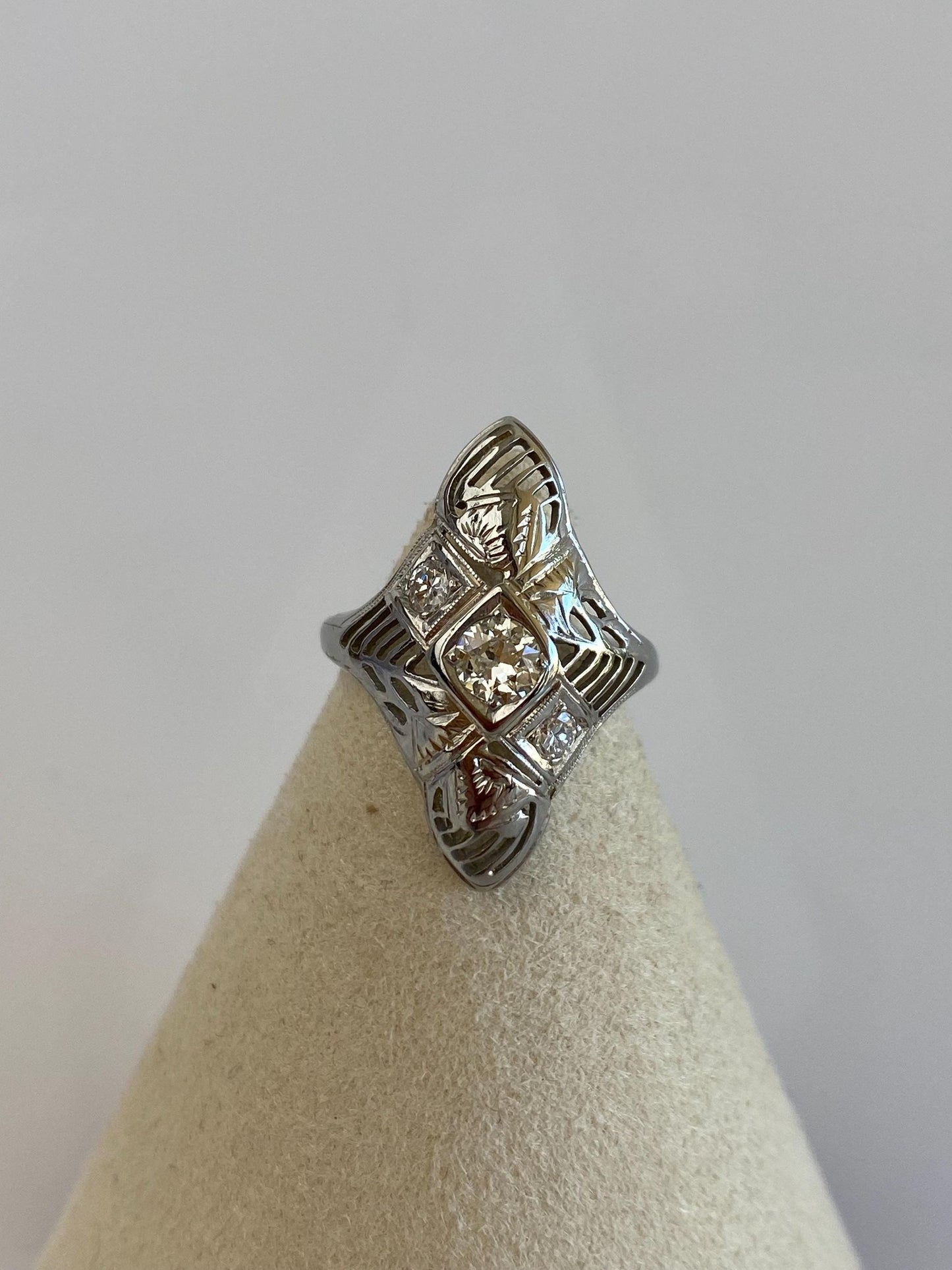 Vintage Solid 18k White Gold Diamonds Art Deco Ring - Size 5.25