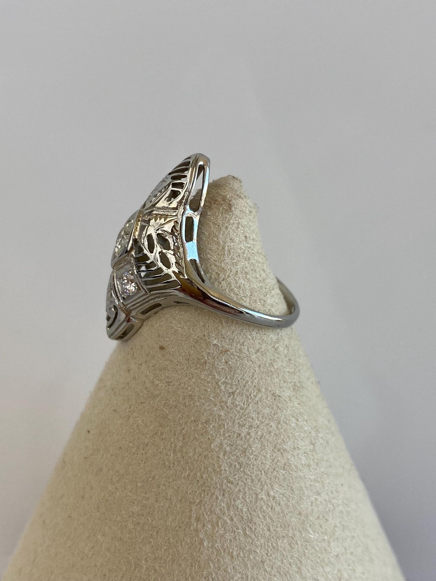 Vintage Solid 18k White Gold Diamonds Art Deco Ring - Size 5.25
