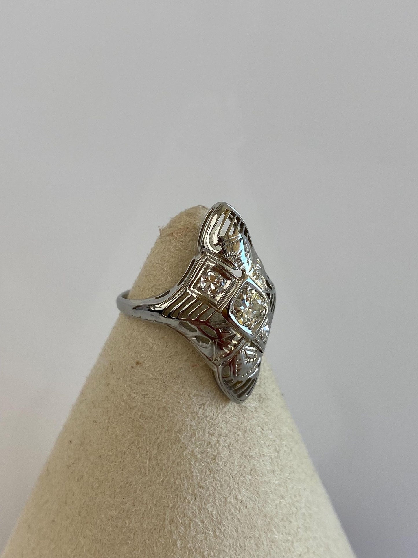 Vintage Solid 18k White Gold Diamonds Art Deco Ring - Size 5.25