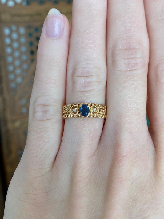 Vintage Solid 18k Yellow Gold Diamond Blue Sapphire Designed Ring Band - Size 6