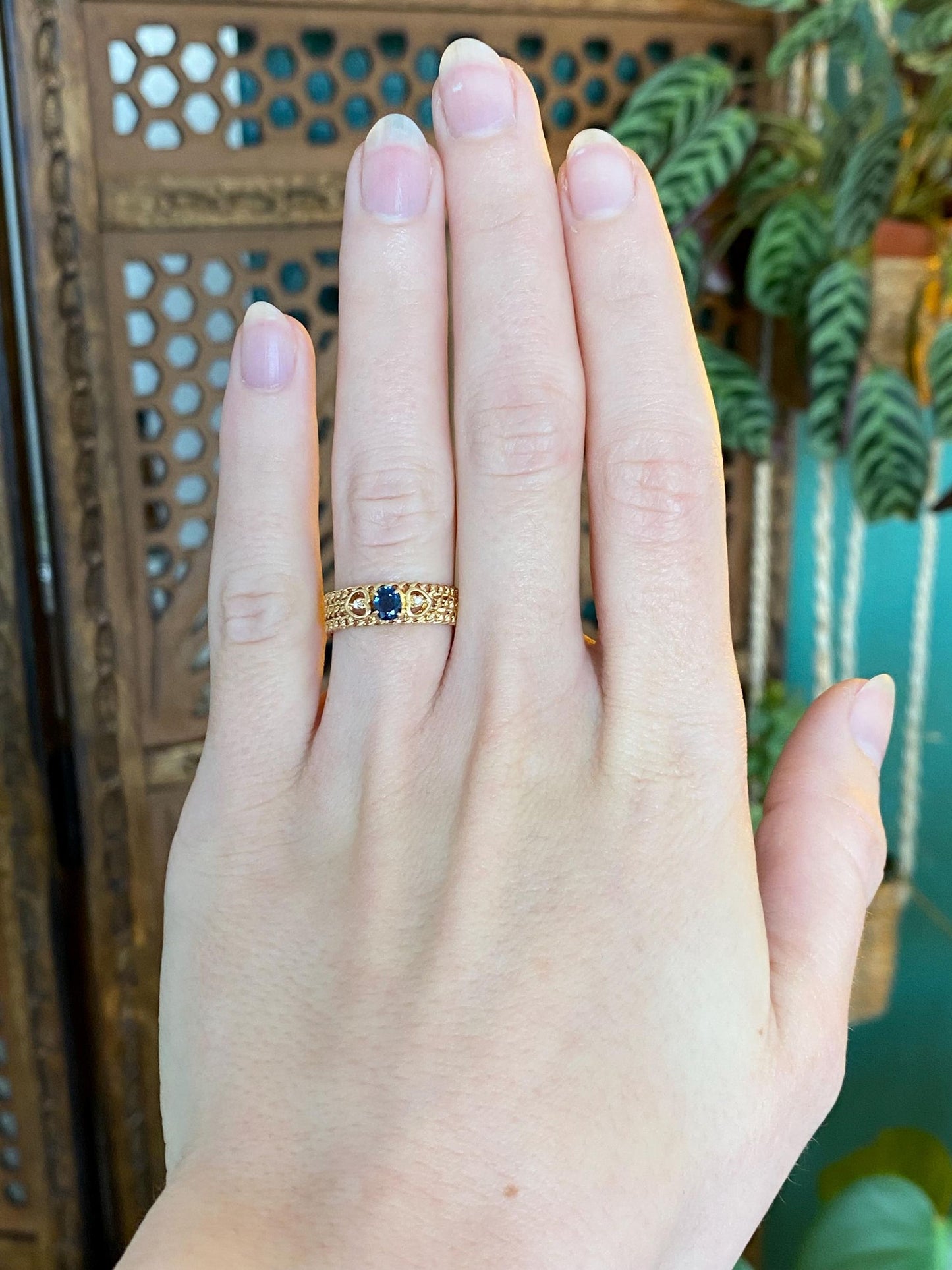 Vintage Solid 18k Yellow Gold Diamond Blue Sapphire Designed Ring Band - Size 6