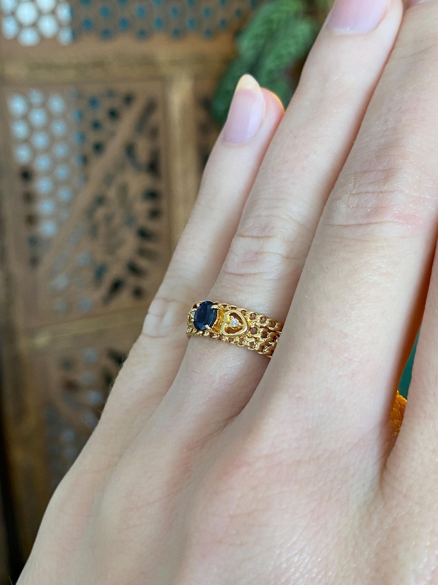 Vintage Solid 18k Yellow Gold Diamond Blue Sapphire Designed Ring Band - Size 6