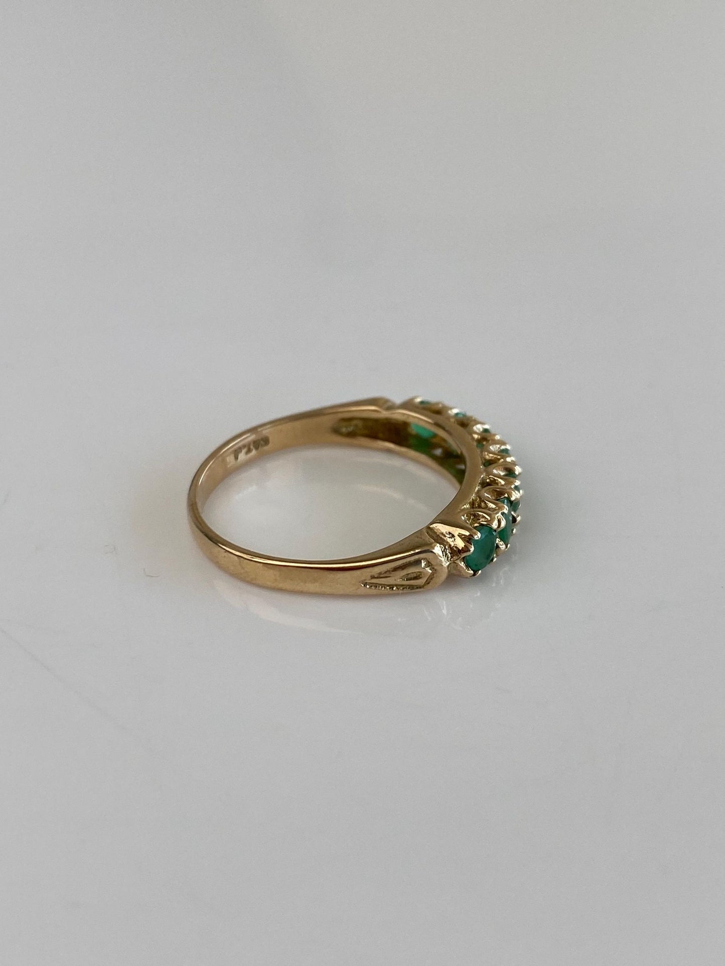 Vintage Solid 9k Yellow Gold Emerald Row Ring - Size 8