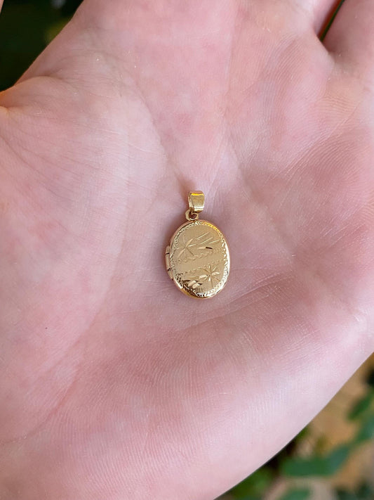 Vintage Solid 14k Yellow Gold Engraved Locket Charm