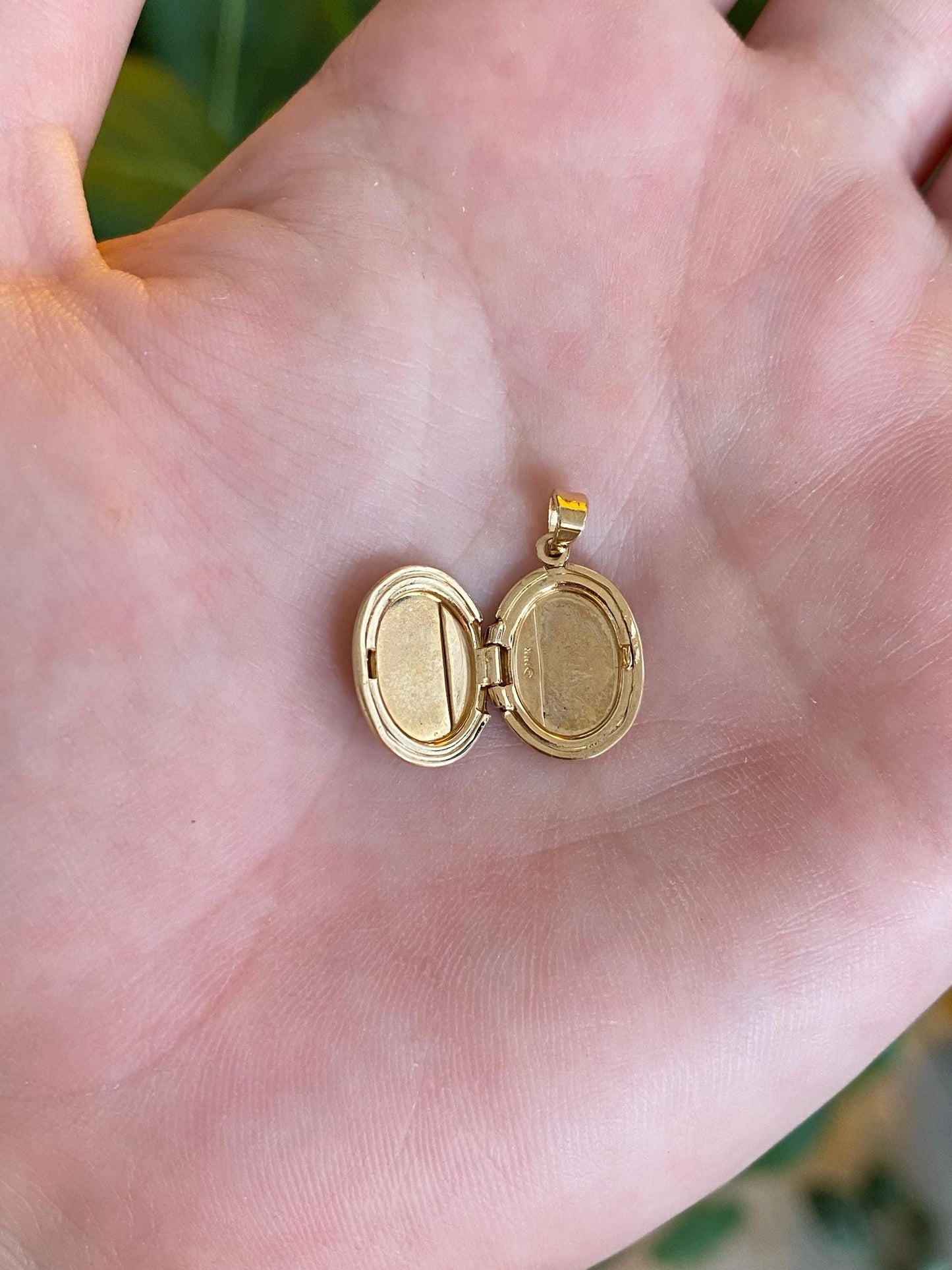 Vintage Solid 14k Yellow Gold Engraved Locket Charm