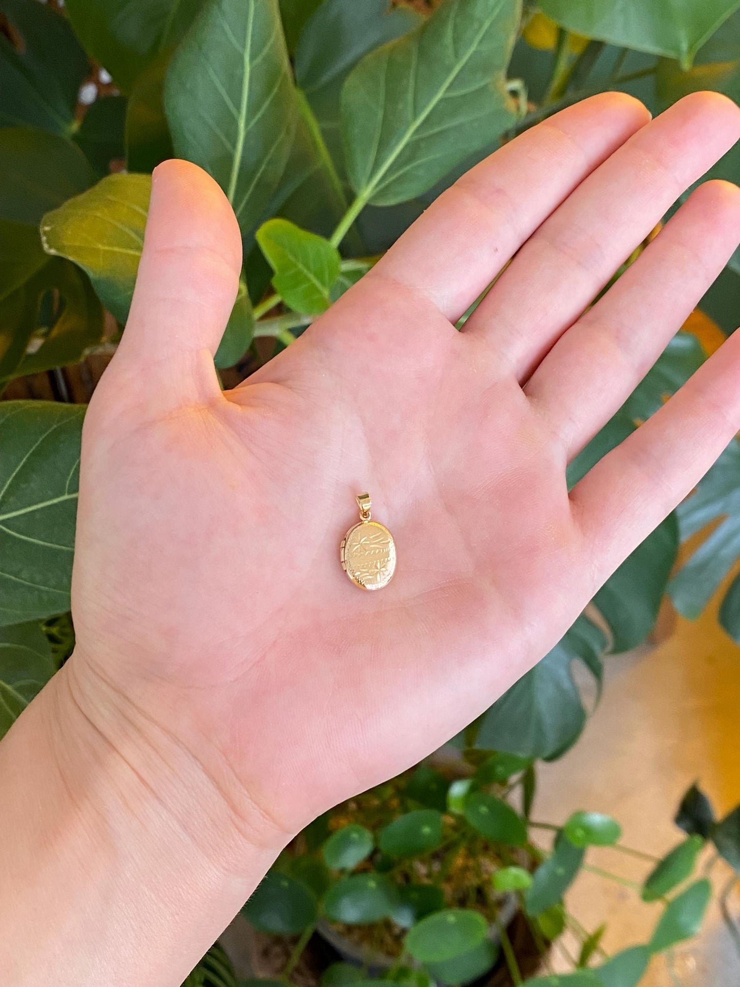 Vintage Solid 14k Yellow Gold Engraved Locket Charm