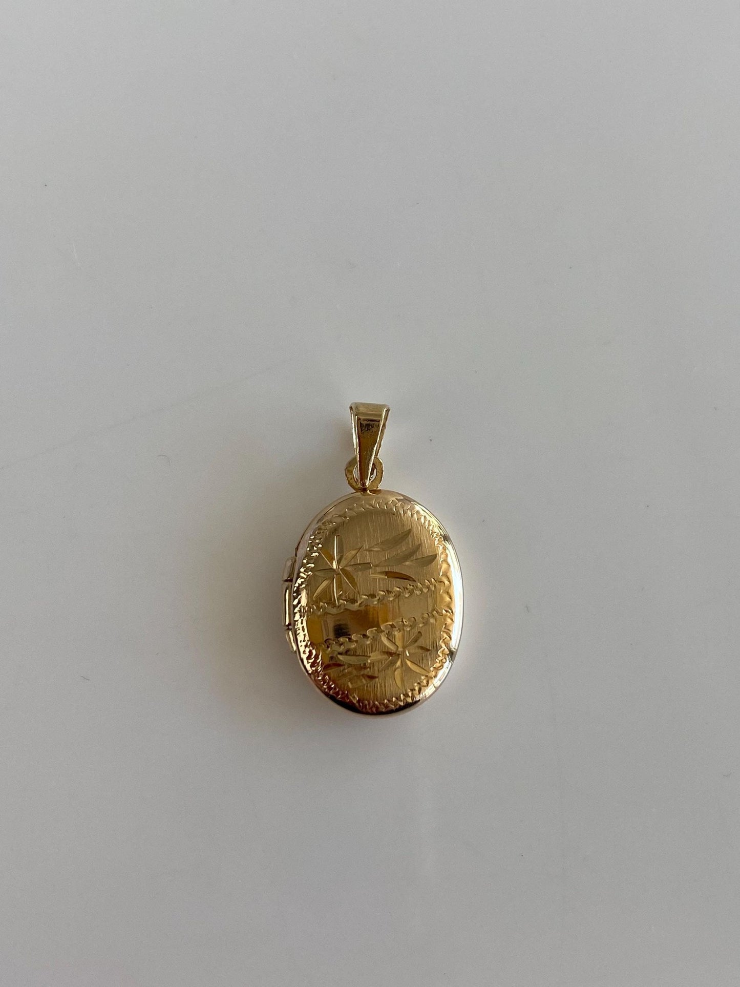Vintage Solid 14k Yellow Gold Engraved Locket Charm