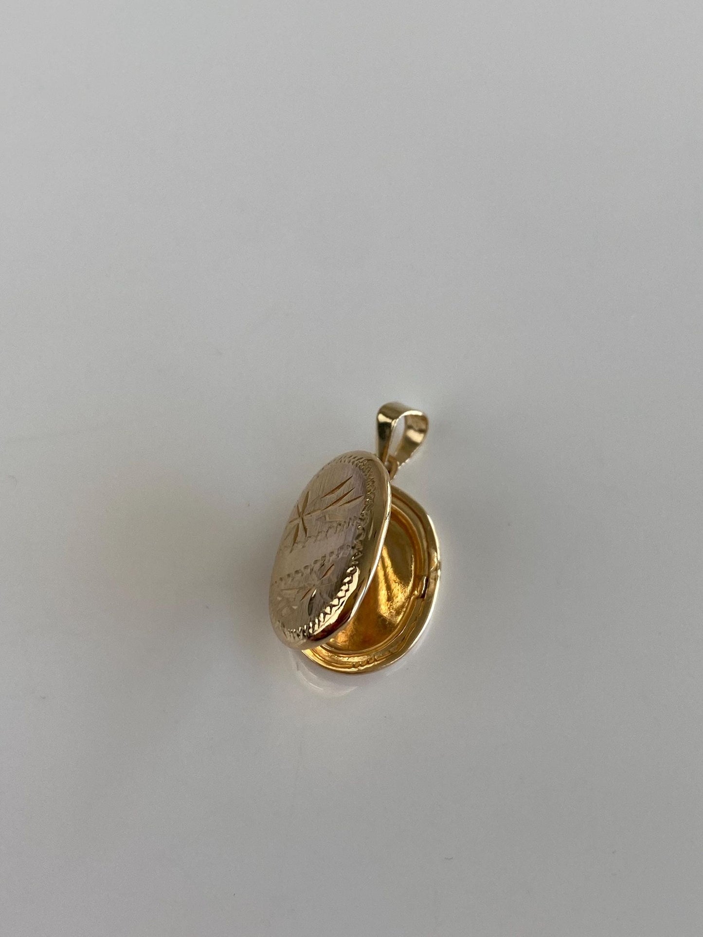 Vintage Solid 14k Yellow Gold Engraved Locket Charm