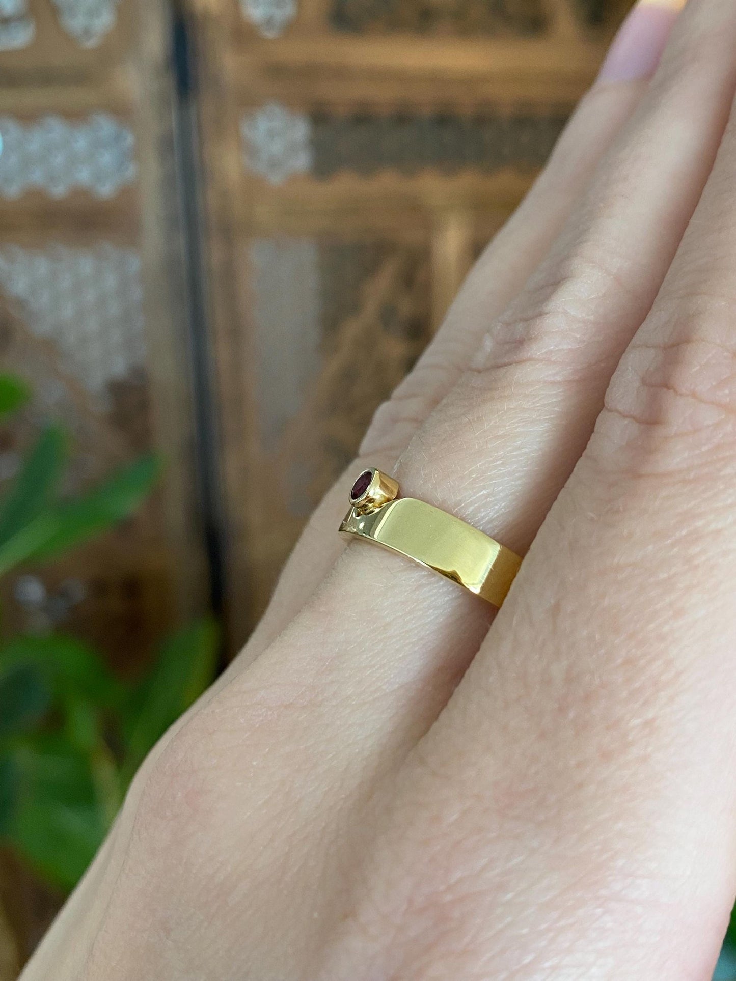 Vintage Solid 18k Yellow Gold Red Sapphire Ring Band - Size 6