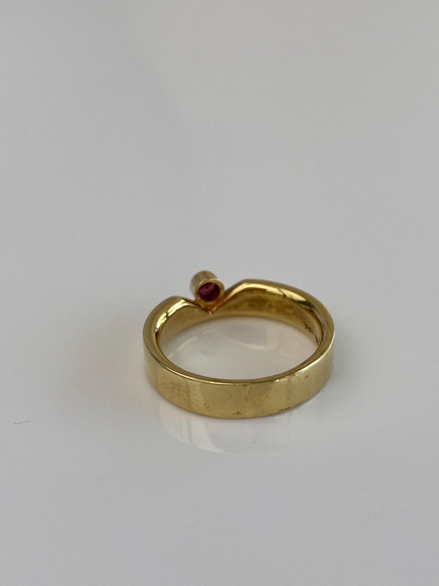 Vintage Solid 18k Yellow Gold Red Sapphire Ring Band - Size 6