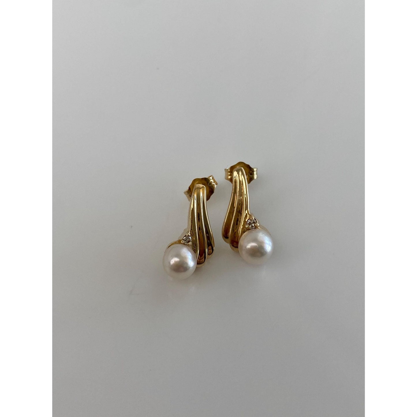 Vintage Solid 14k Yellow Gold Diamond Pearl Fluted Twist Drop Earrings