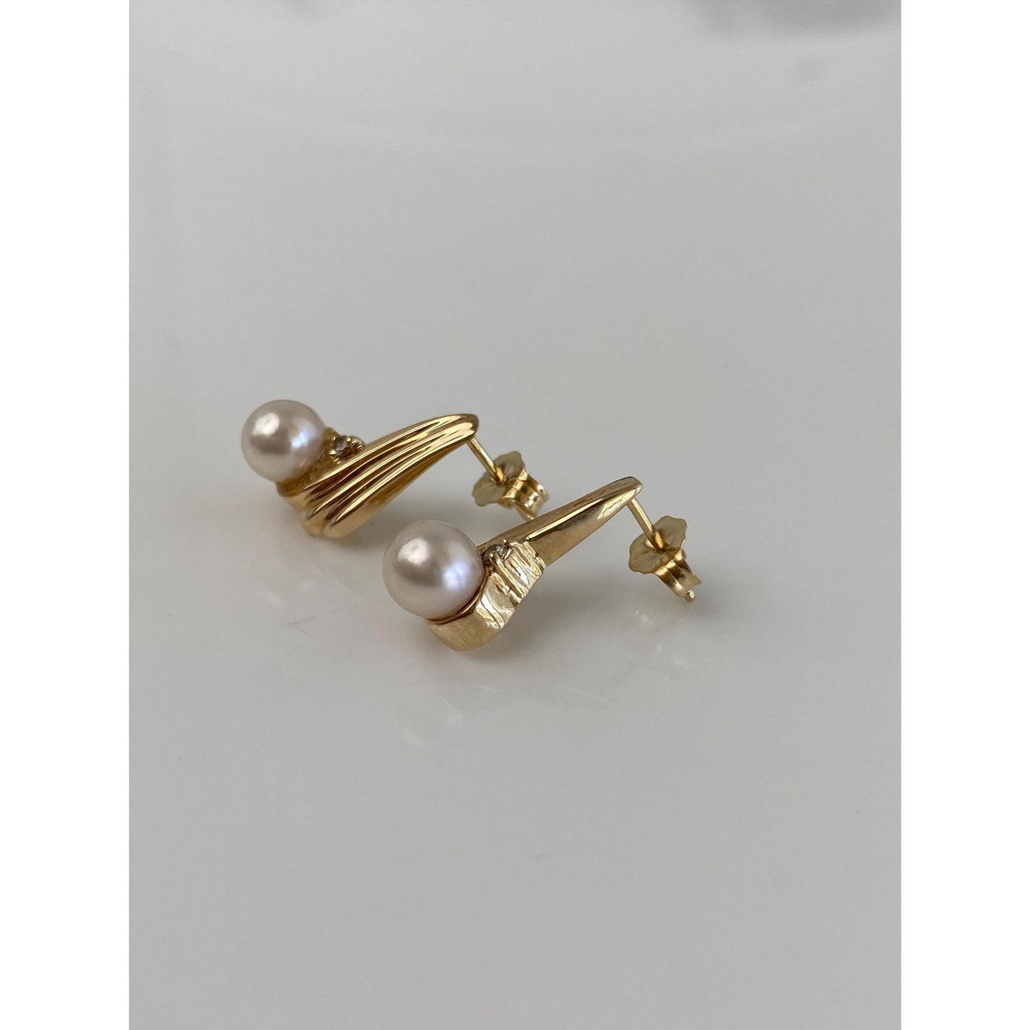 Vintage Solid 14k Yellow Gold Diamond Pearl Fluted Twist Drop Earrings