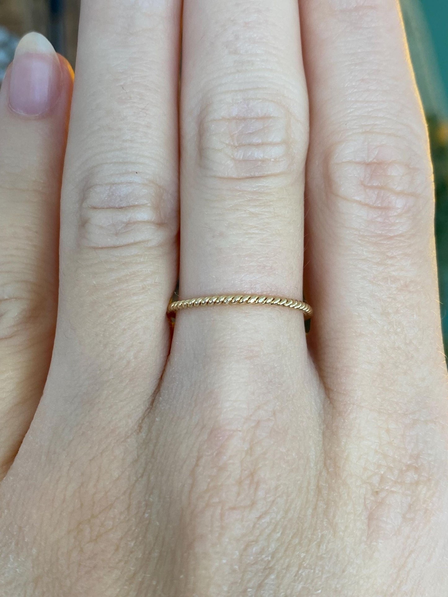 Vintage Solid 14k Yellow Gold Twist Wire Ring Band - Size 7.5
