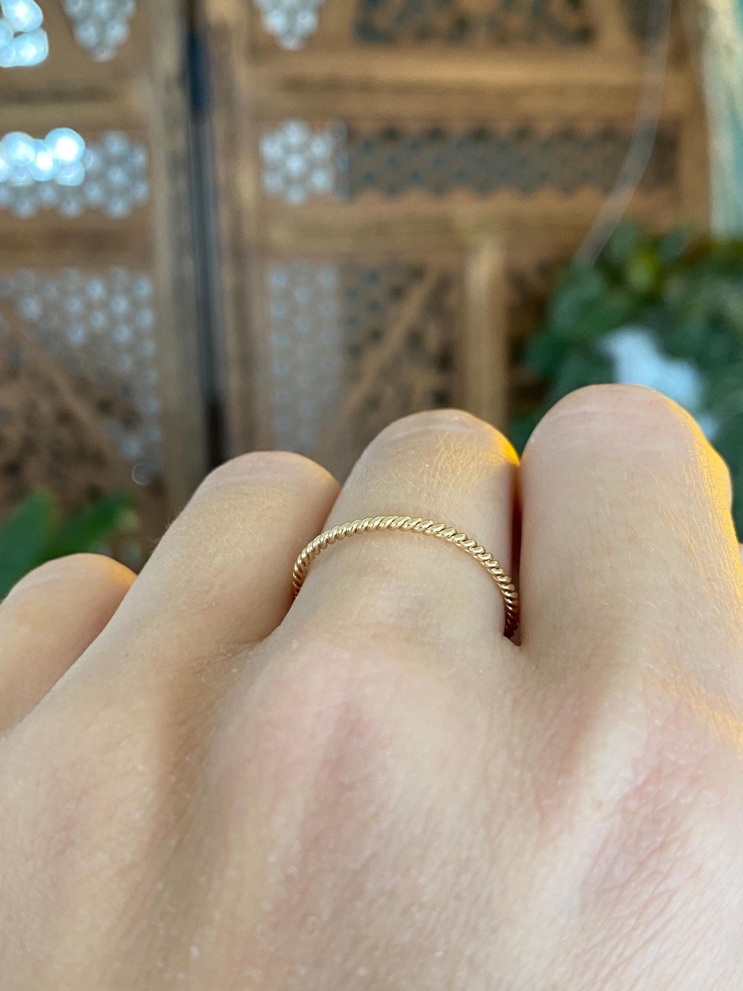 Vintage Solid 14k Yellow Gold Twist Wire Ring Band - Size 7.5
