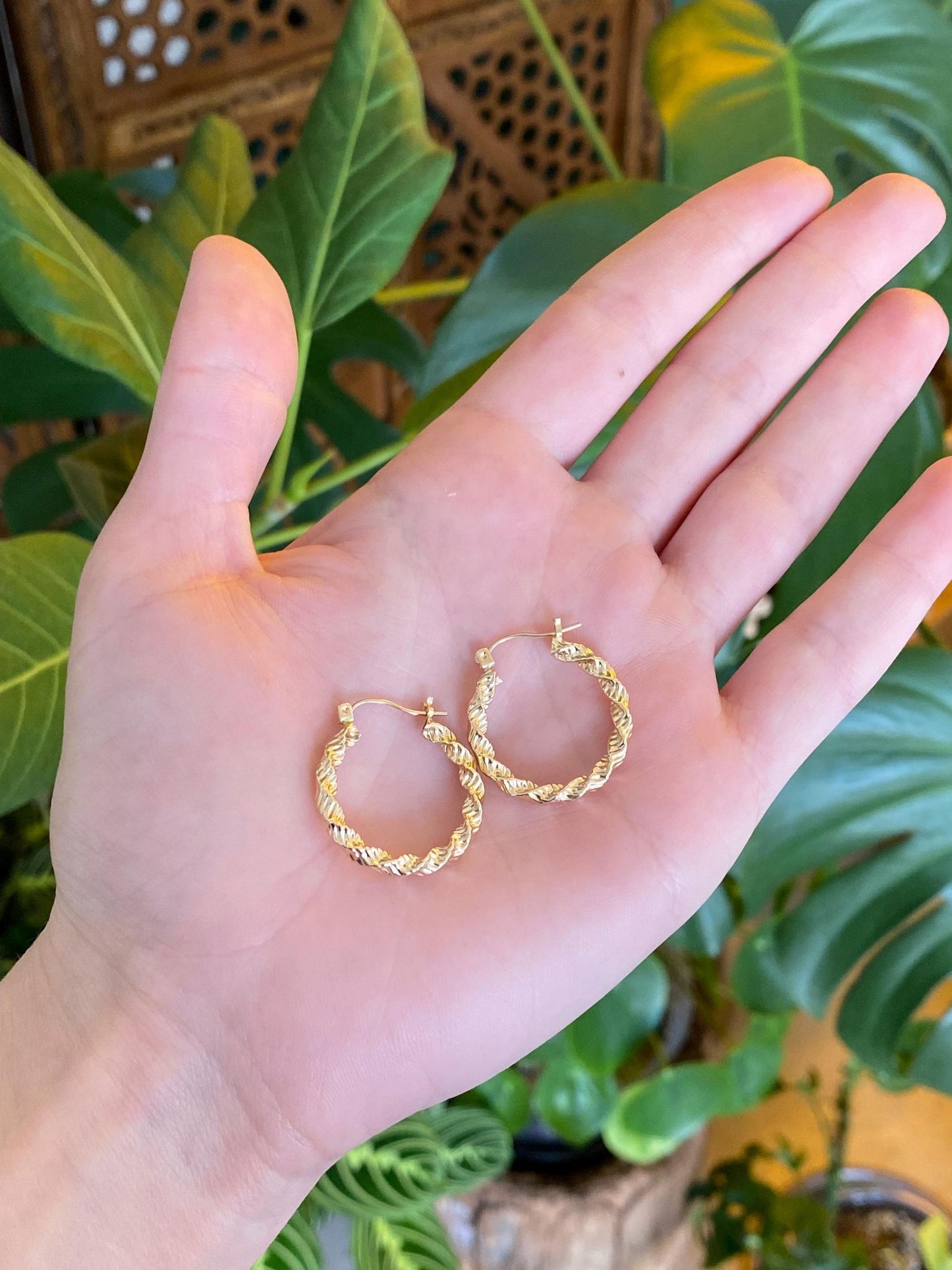 Vintage 14k Yellow Gold Twist Hoop Earrings