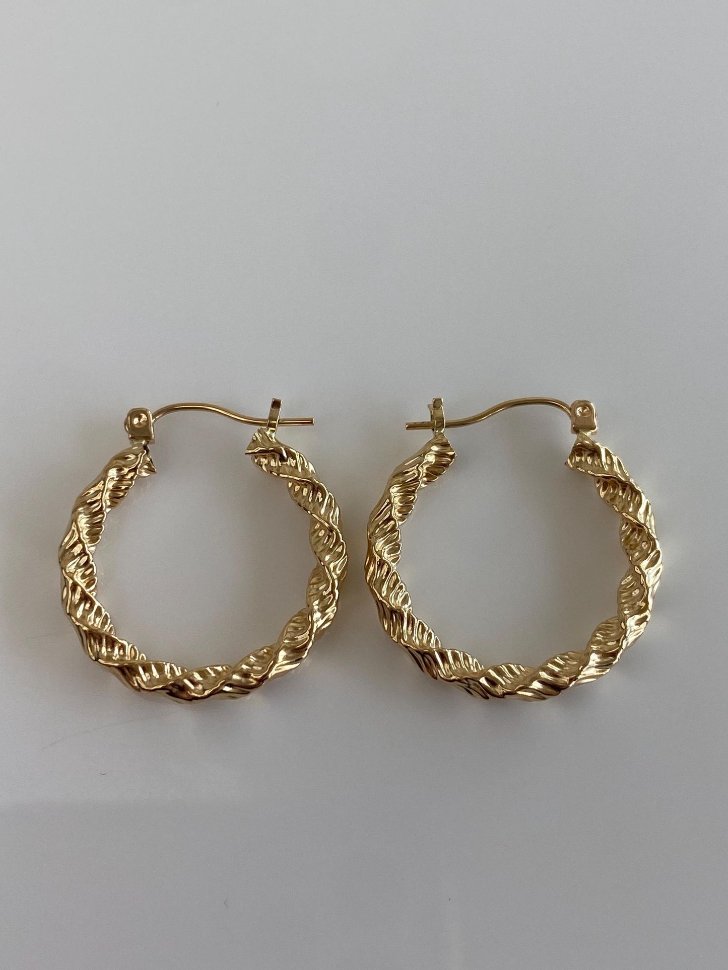 Vintage 14k Yellow Gold Twist Hoop Earrings