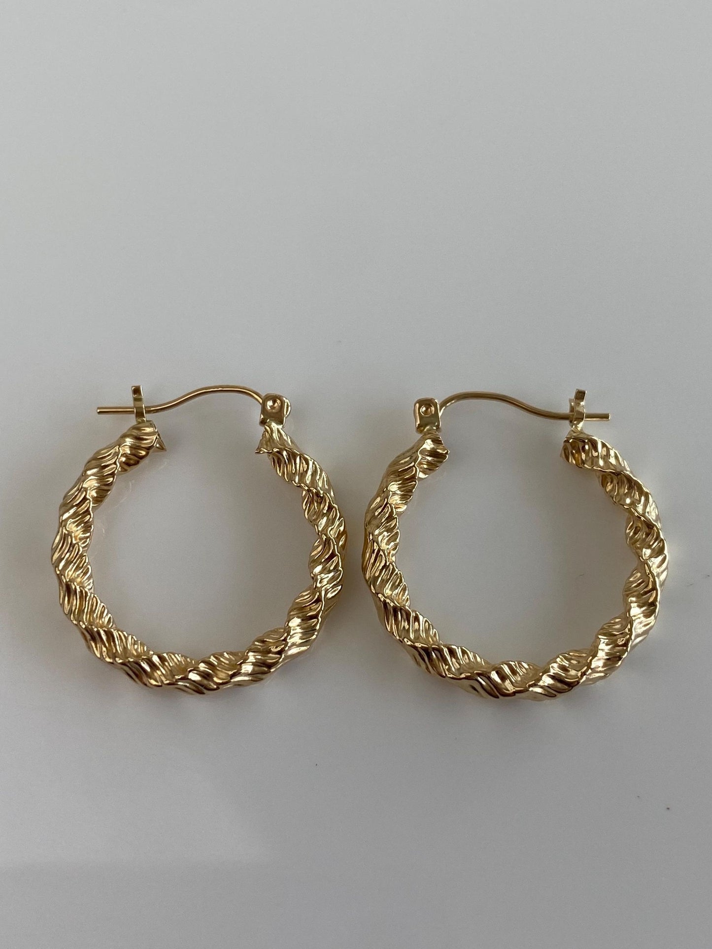 Vintage 14k Yellow Gold Twist Hoop Earrings