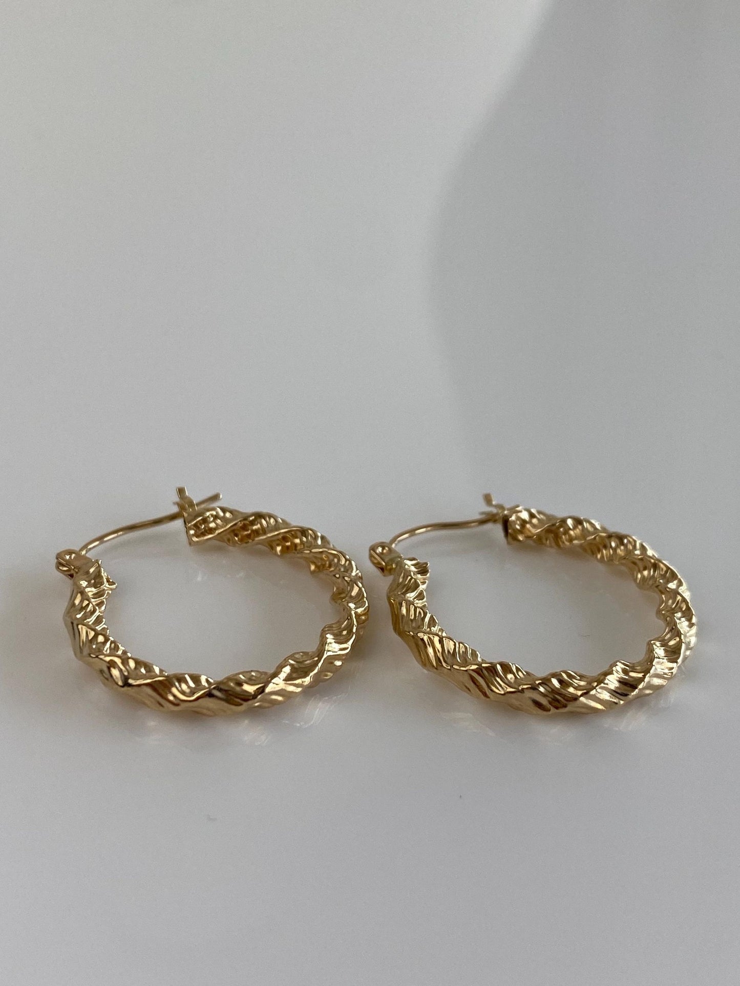 Vintage 14k Yellow Gold Twist Hoop Earrings