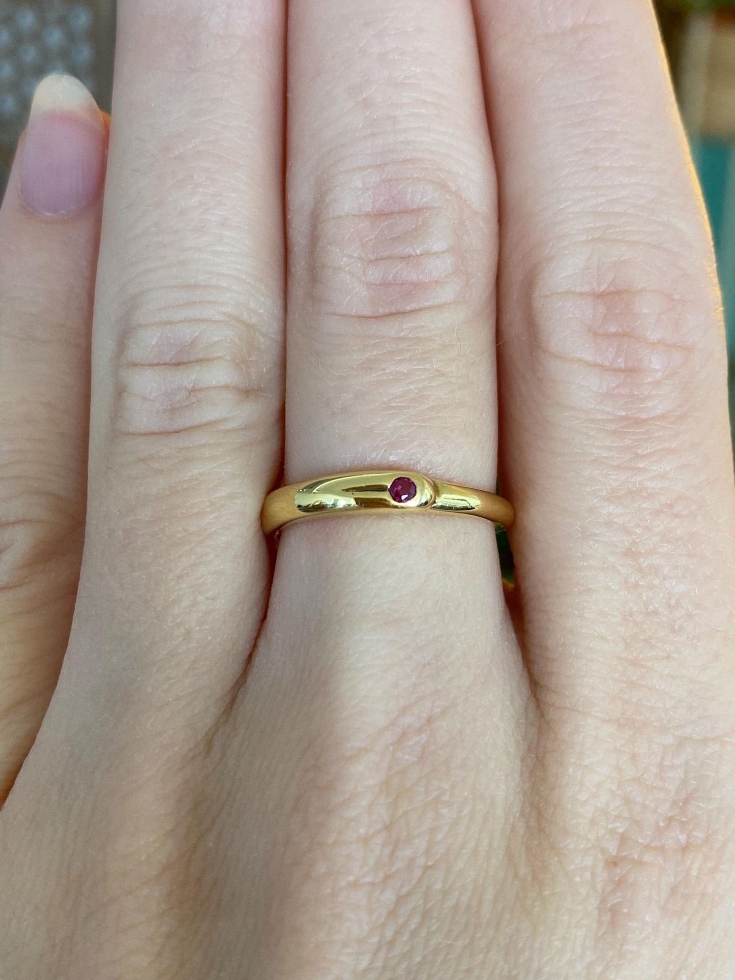 Vintage Solid 18k Yellow Gold Ruby Ring - Size 6.25