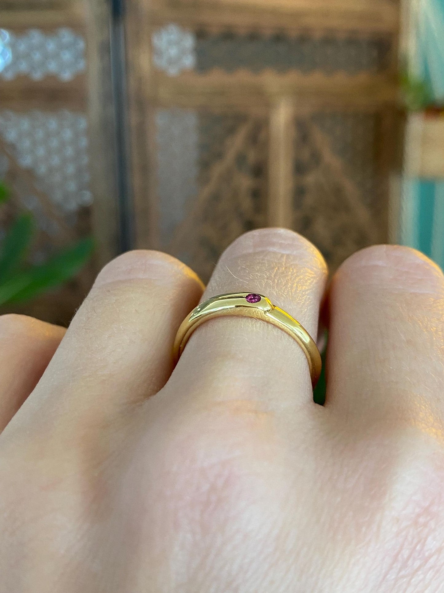 Vintage Solid 18k Yellow Gold Ruby Ring - Size 6.25