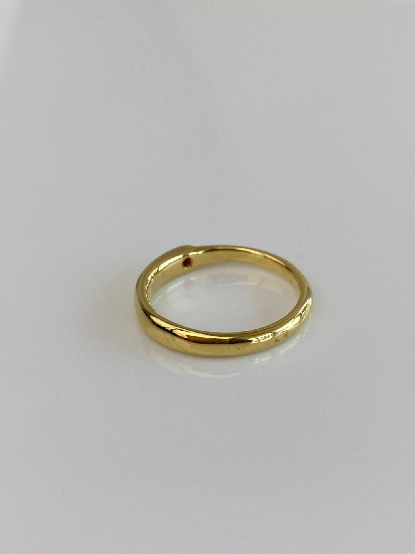 Vintage Solid 18k Yellow Gold Ruby Ring - Size 6.25